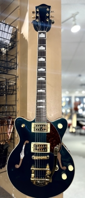 Gretsch Guitars - G2657TG Streamliner Center Block Jr. Double-Cut with Bigsby and Gold Hardware FSR, Laurel Fingerboard - Midnight Sapphire